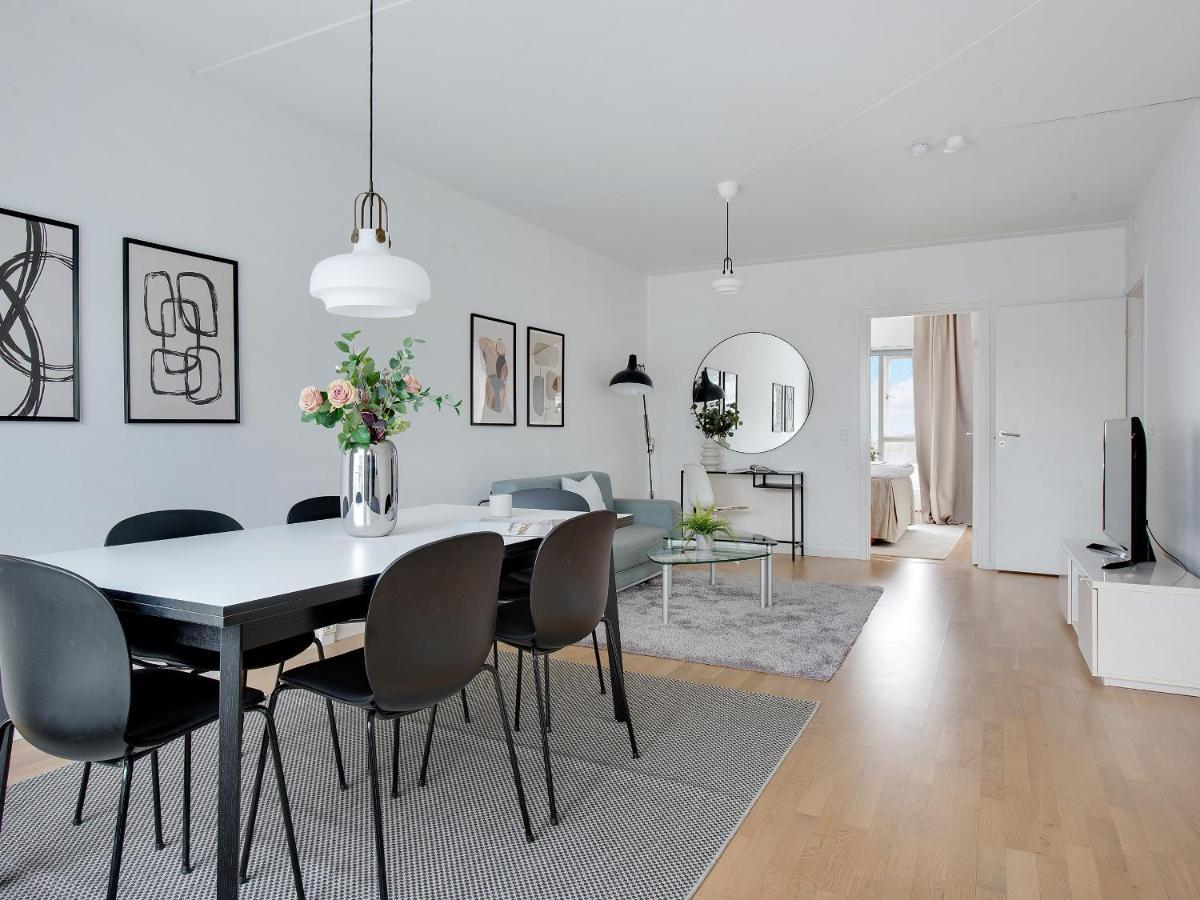 Appartement Sanders Arena - Inviting Two Bedroom Close To Metro Station *