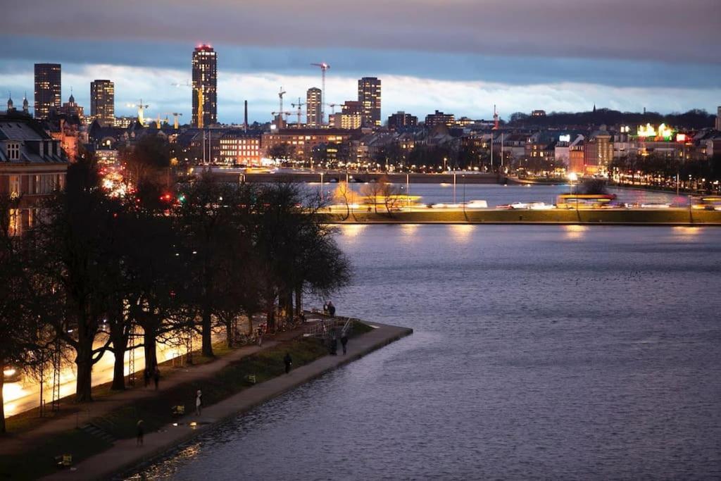Bright 3br Flat With Balcony And Amazing View Copenhaga