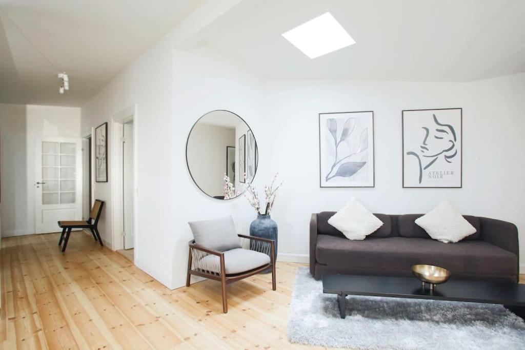 Bright 3br Flat With Balcony And Amazing View