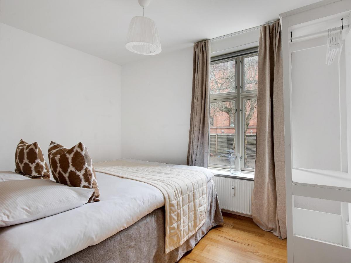 Sanders Constantin - Chic Two-bedroom With Balcony * Copenhagen