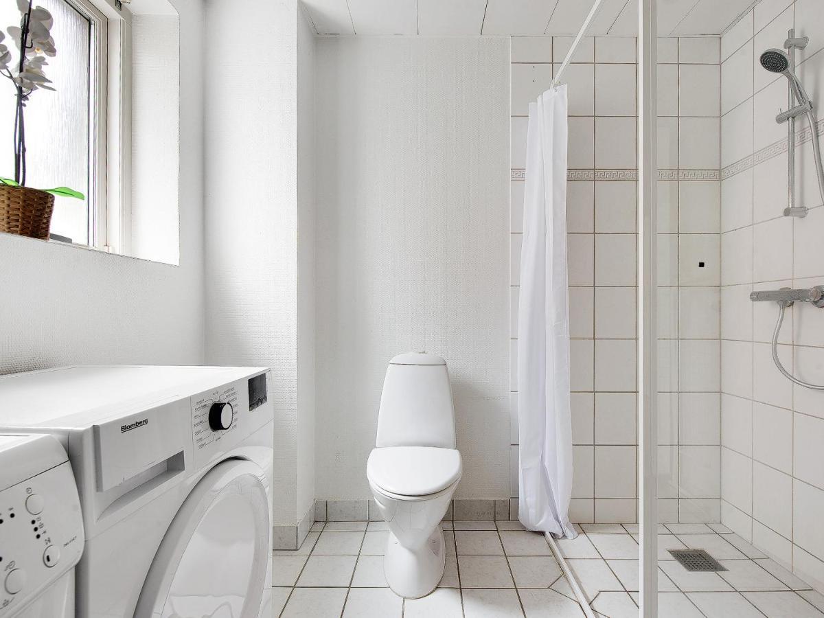 Sanders Constantin - Chic Two-bedroom With Balcony Apartment Copenhagen