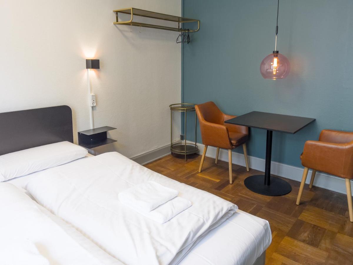 Hotel Where To Sleep