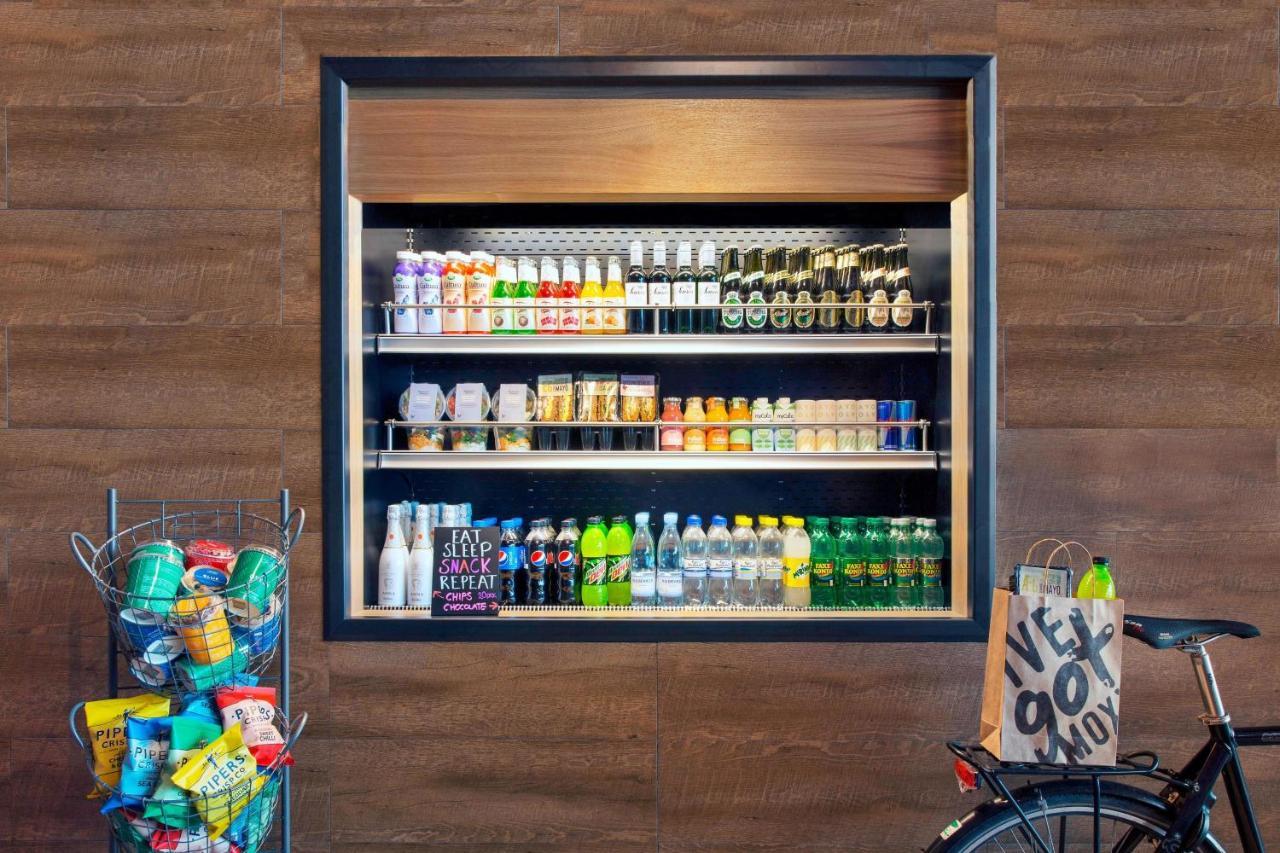 Moxy Sydhavnen Hotel