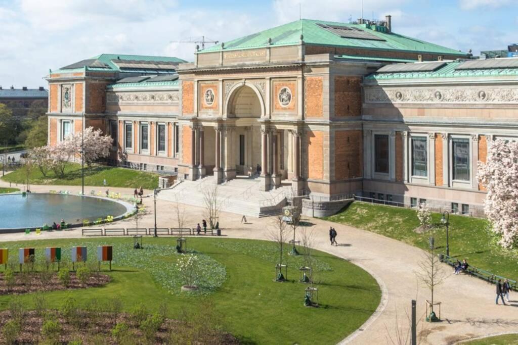 The Heart Of Copenhagen-queen's Neighbor Copenhague