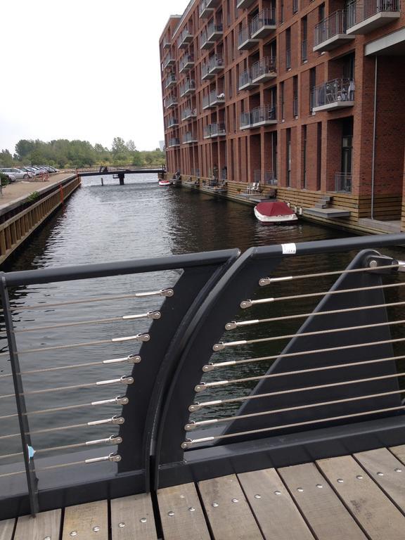 Apartment Canal