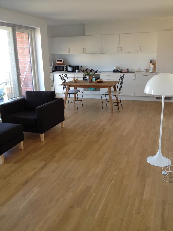 Canal Apartment *