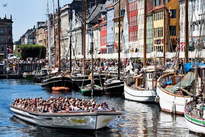 Kobenhavnk * Copenhagen