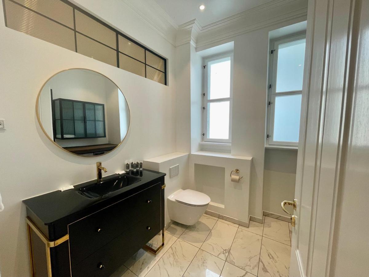 Beautiful 3 Bedroom Flat Next To The Marble Church