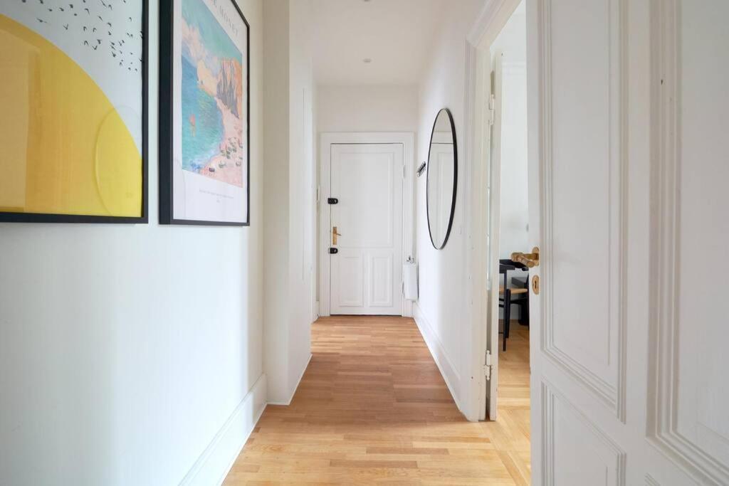 Spacious 3 Bedroom Manor Flat Next To Tivoli Apartment Copenhagen