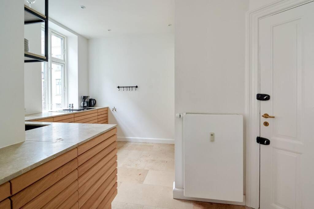Spacious 3 Bedroom Manor Flat Next To Tivoli * Copenhagen