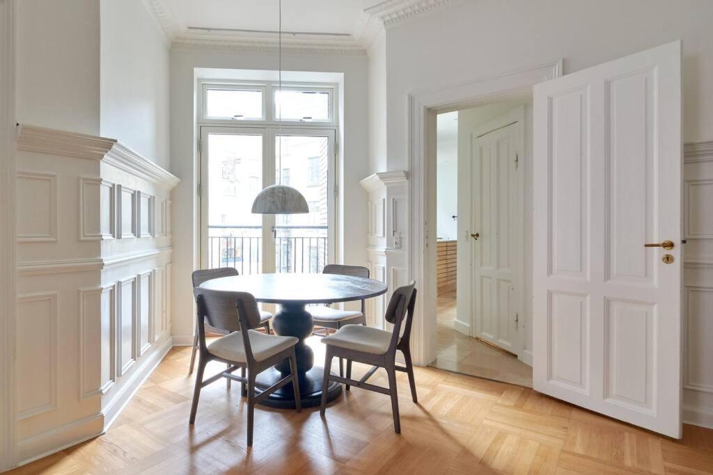 Apartment Spacious 3 Bedroom Manor Flat Next To Tivoli *
