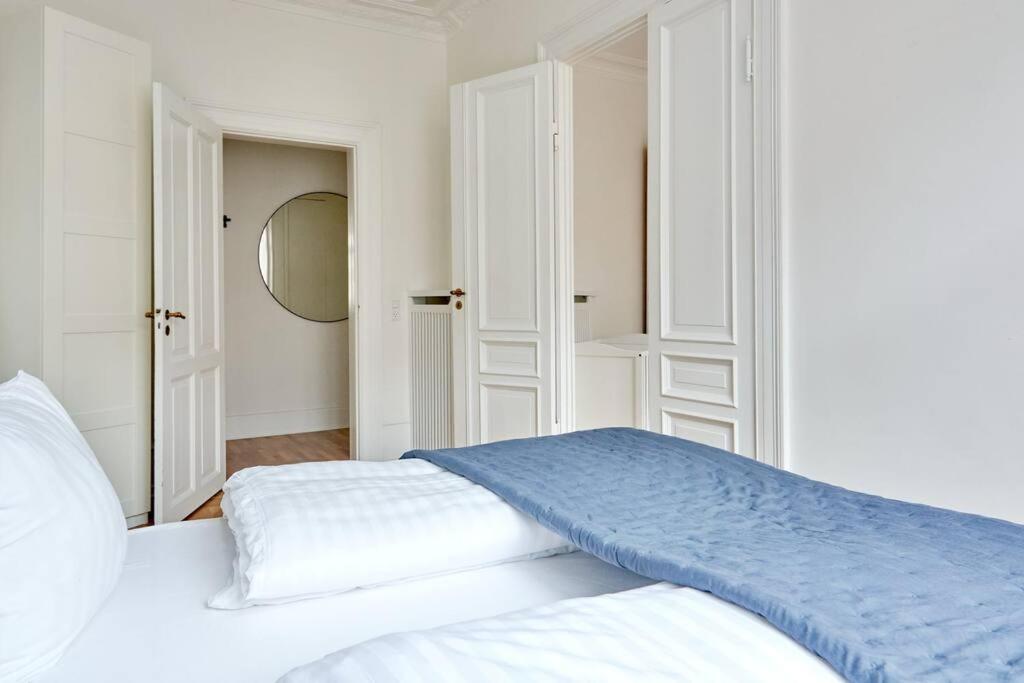 Spacious 3 Bedroom Manor Flat Next To Tivoli Apartment