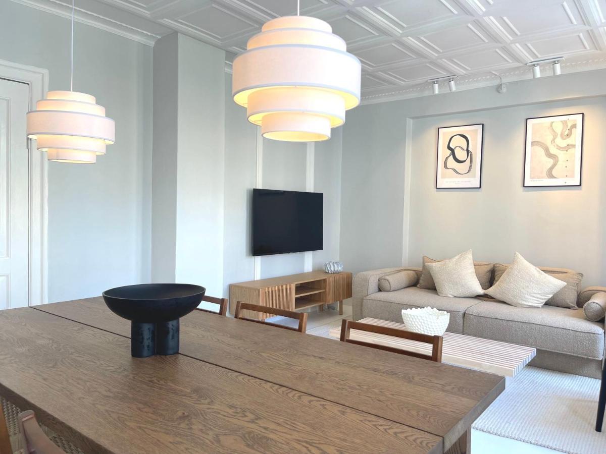 Two Bedroom Flat In Vibrant Area * Copenhaga