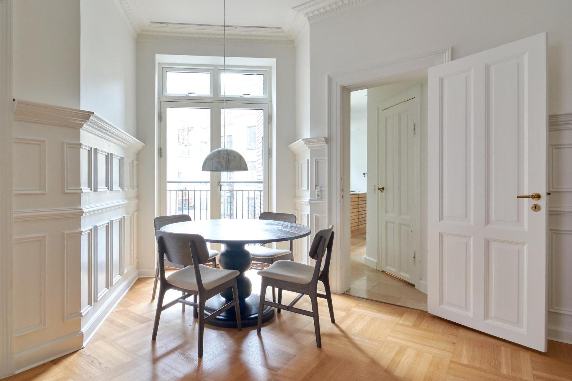 Spacious 3 Bedroom Manor Flat Next To Tivoli Apartment