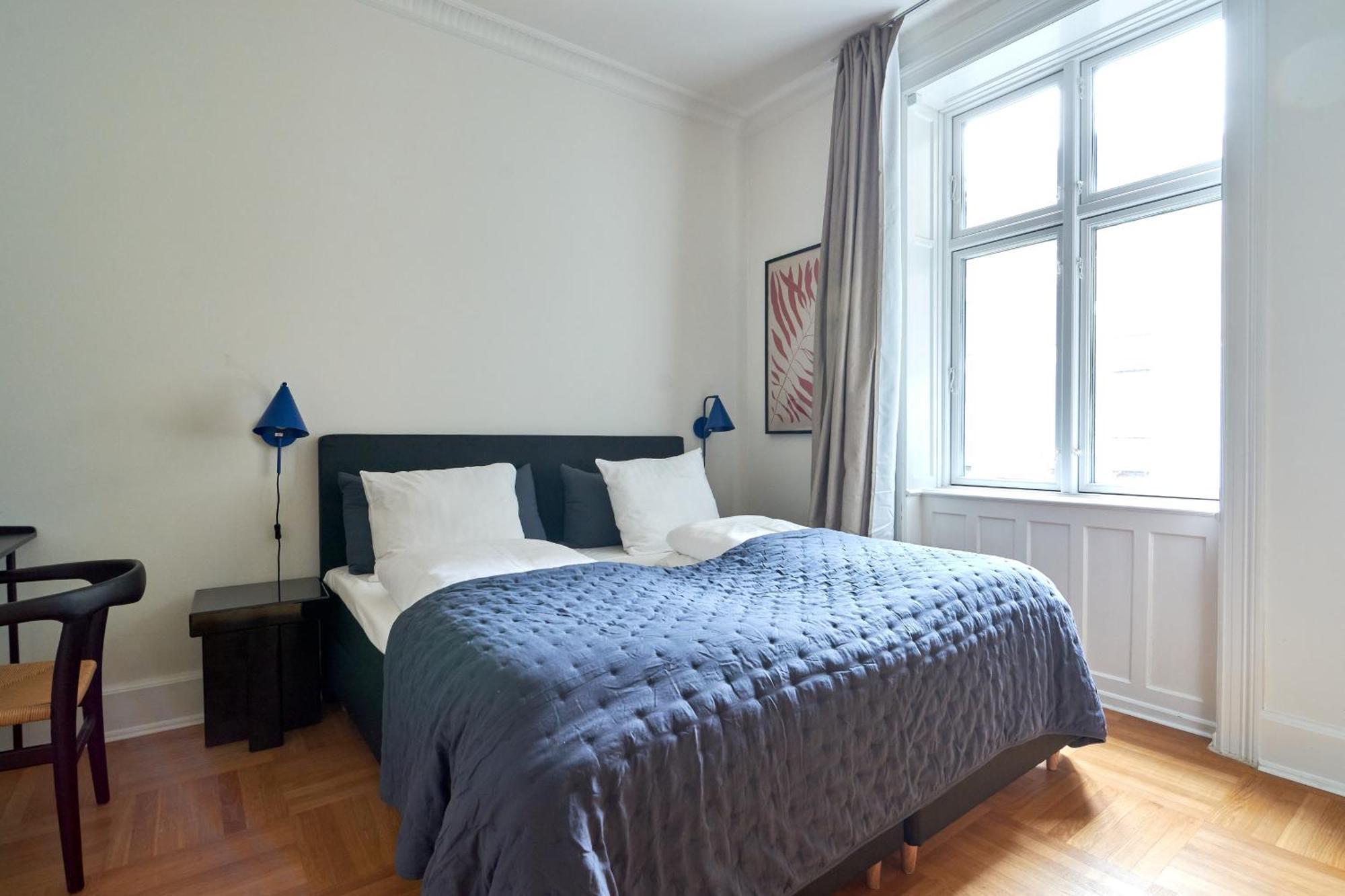 Spacious 3 Bedroom Manor Flat Next To Tivoli Apartment Copenhagen