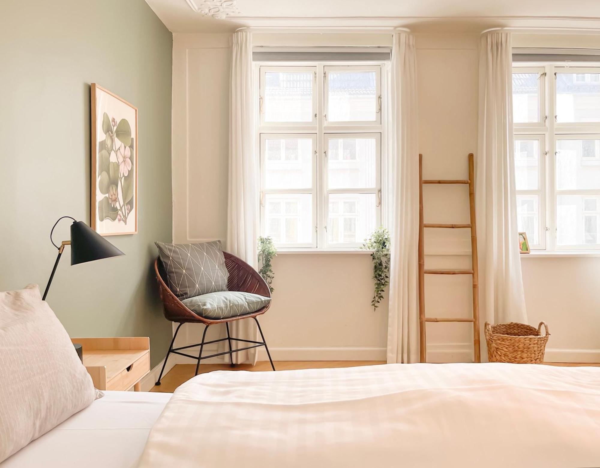 Large Apartment With 4 Bedrooms In Copenhagen