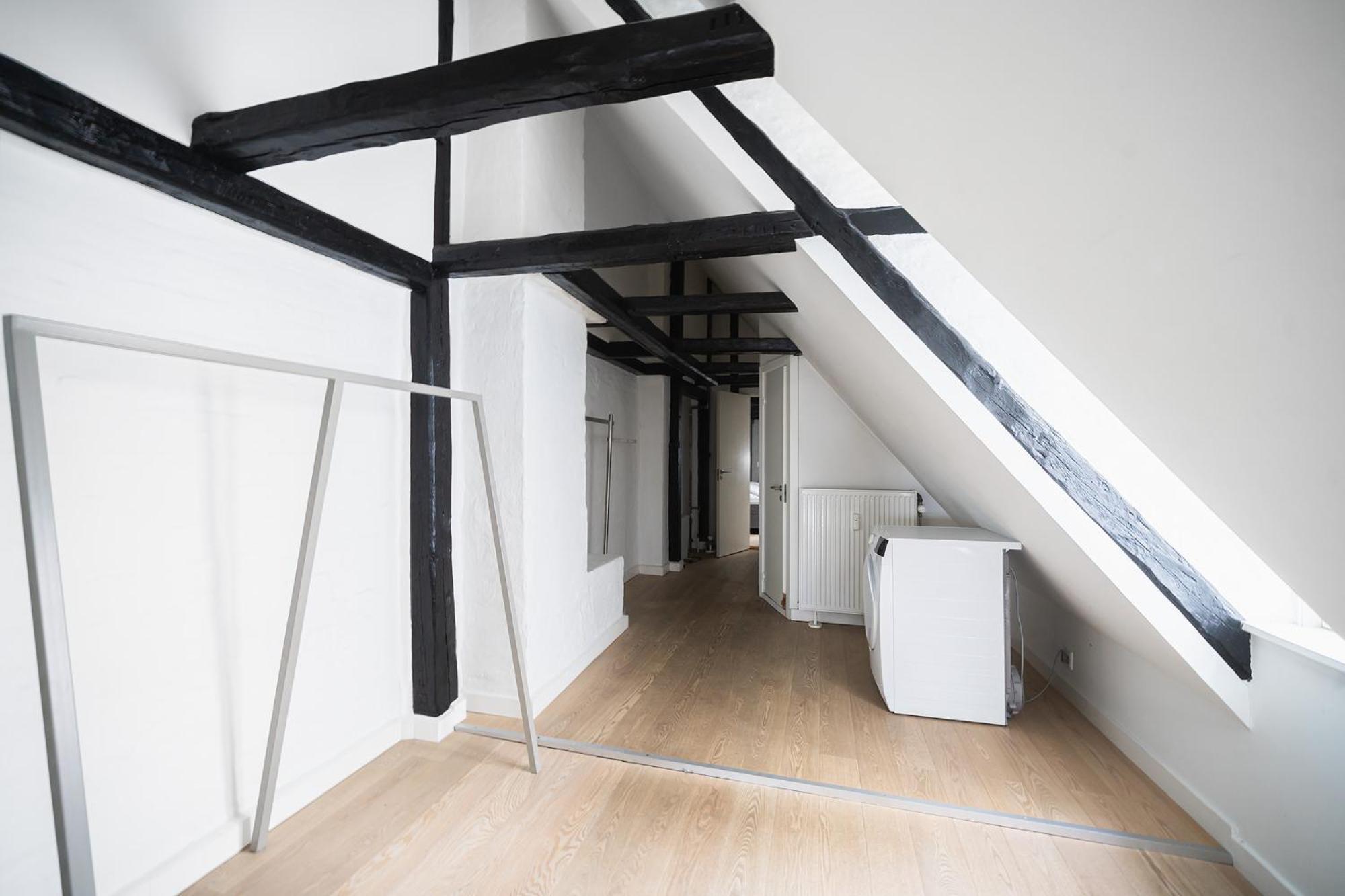 Charming 2-bed Duplex In Great Location Appartement *