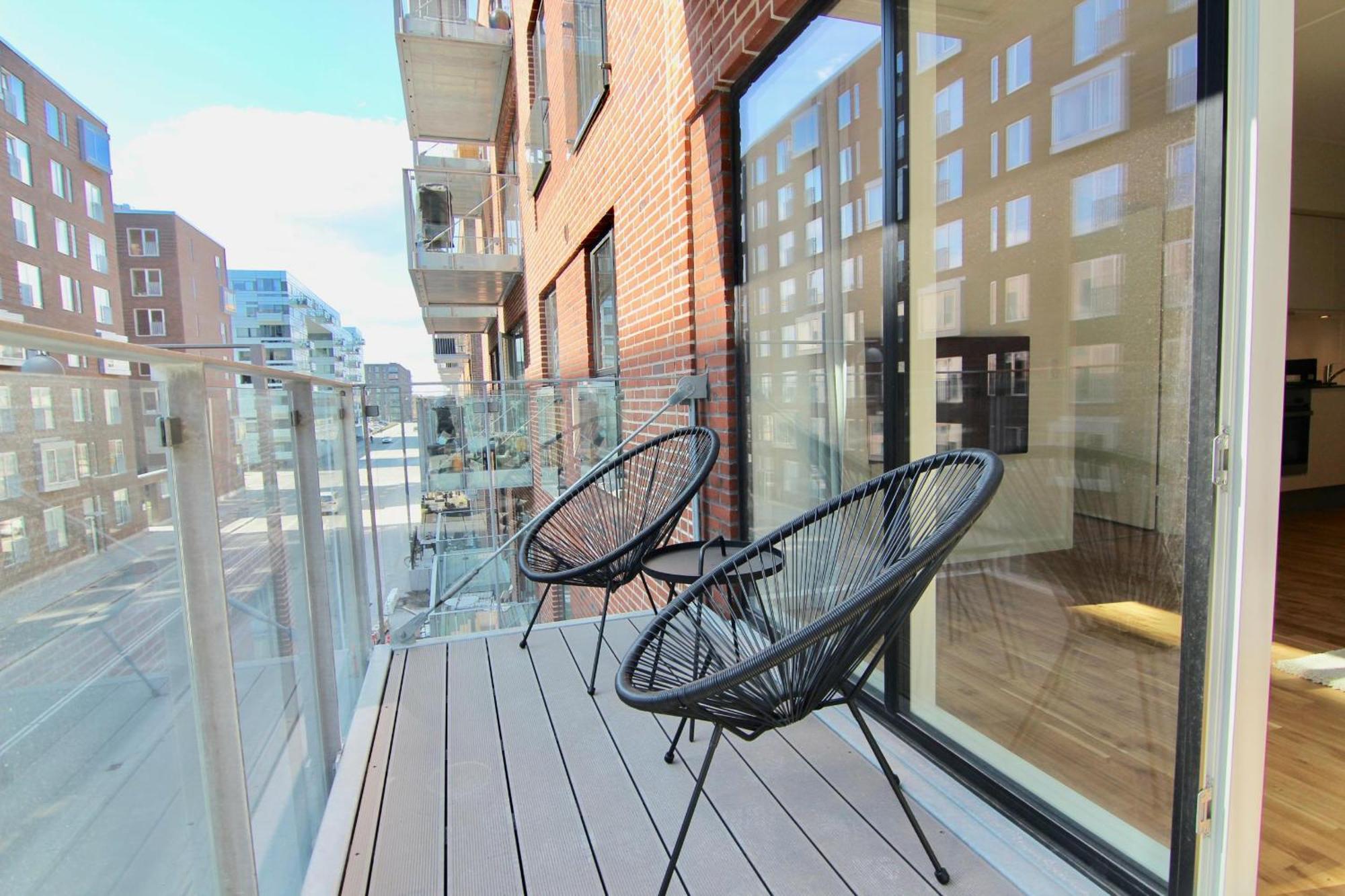 Fantastic 2-bed W Balcony In Orestaden *