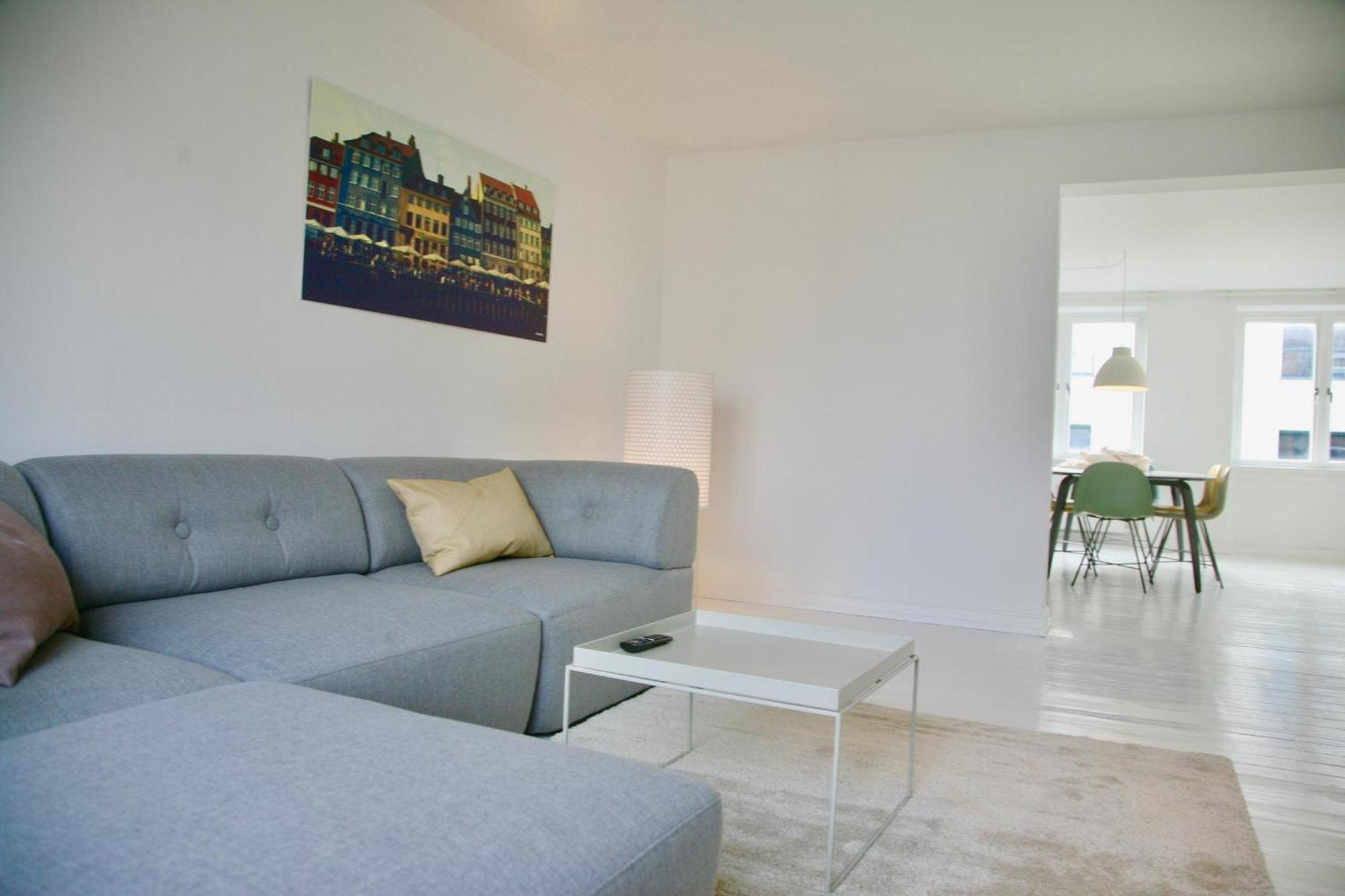 2-bed In Center * København