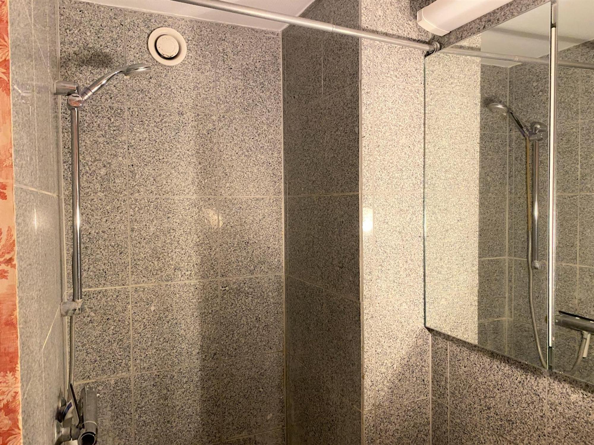 Apartment Center 1097