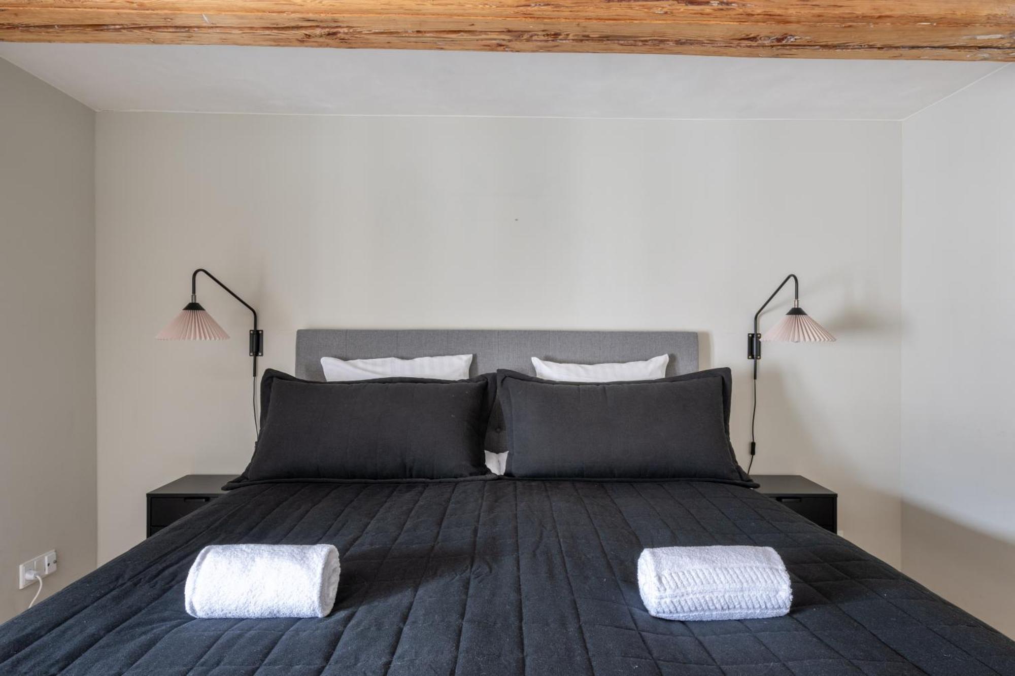With Exposed Ceiling Beams Copenhaga