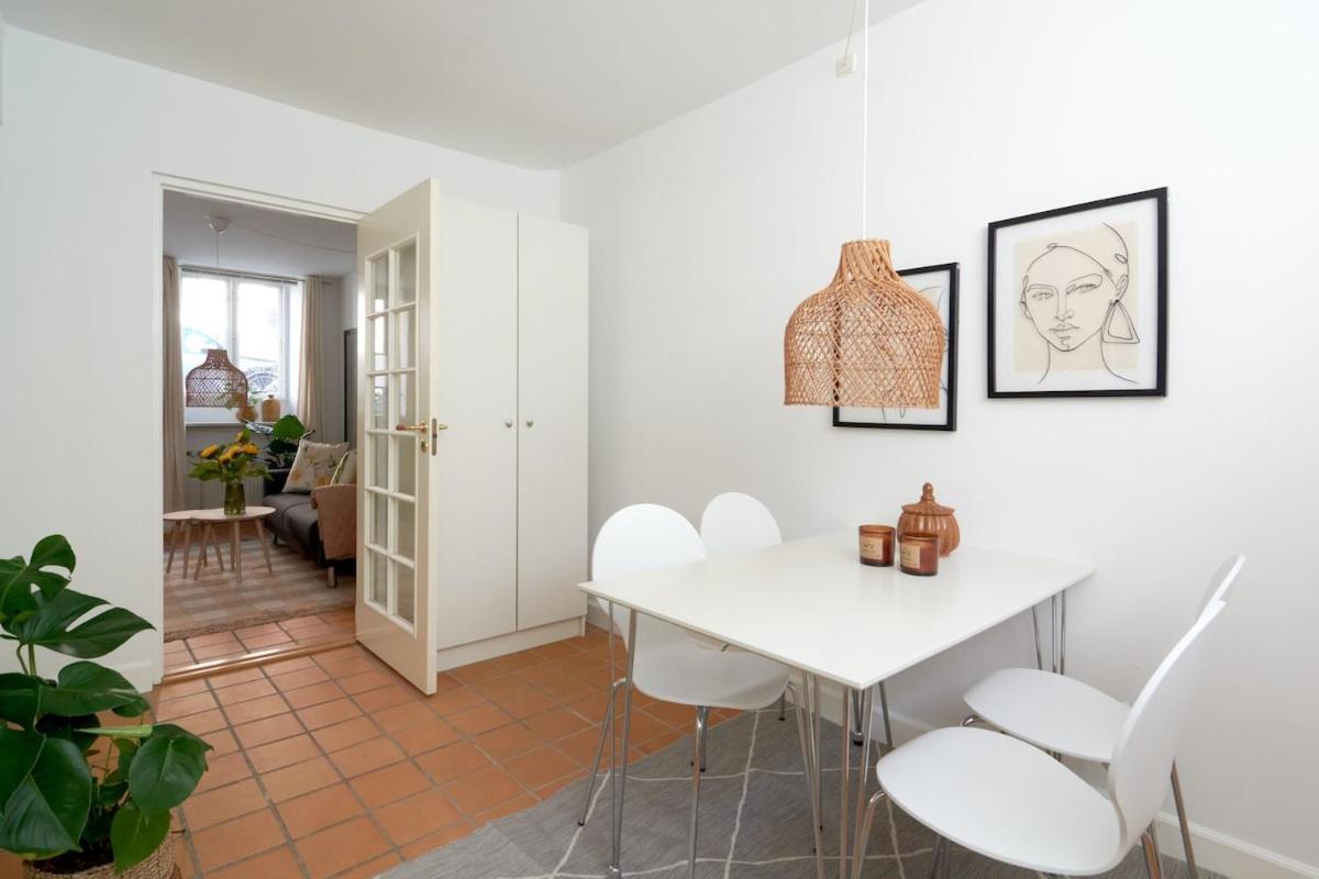 Apartment Danish Hygge Close To The Lakes