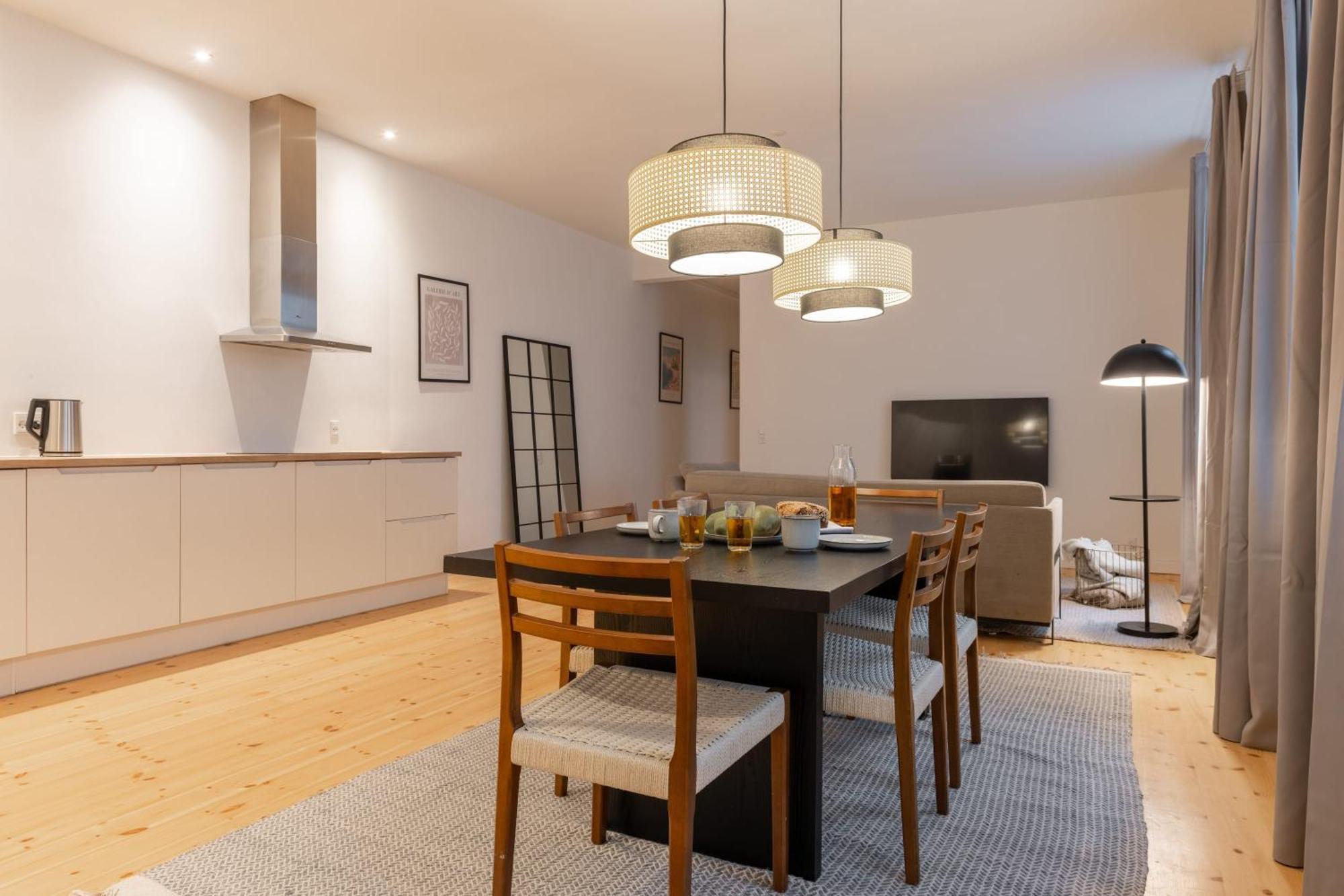 Apartment Stunning 5 Bedroom By The Lakes