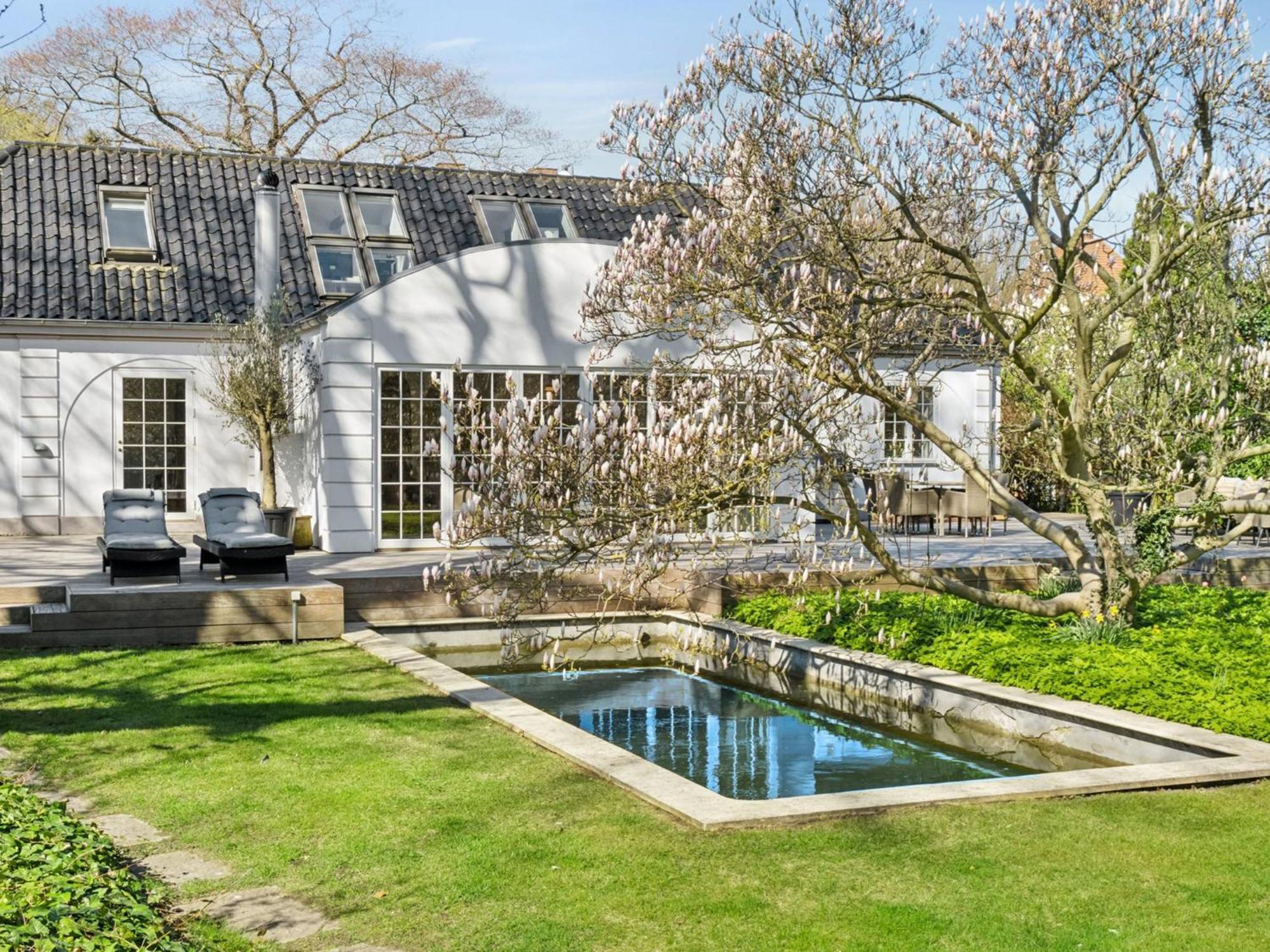 Sanders Swan - Marvellous Close To The Center Of Kopenhagen