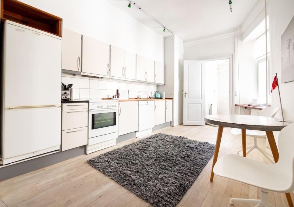 Kattesundet Charm - Historical Center Apartment *