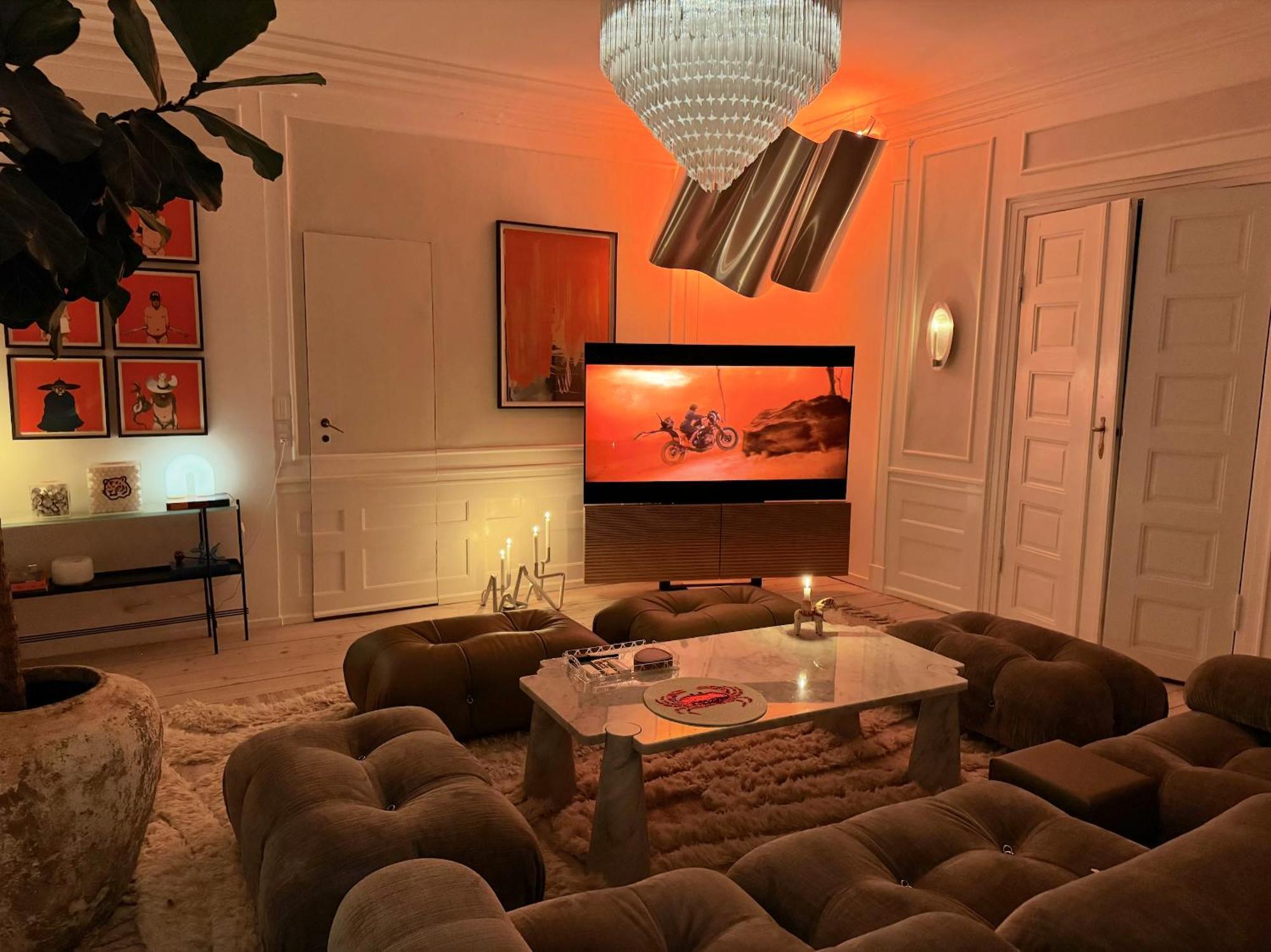 Luxury 'kings Garden View' 260m2 Prime Located Flat *