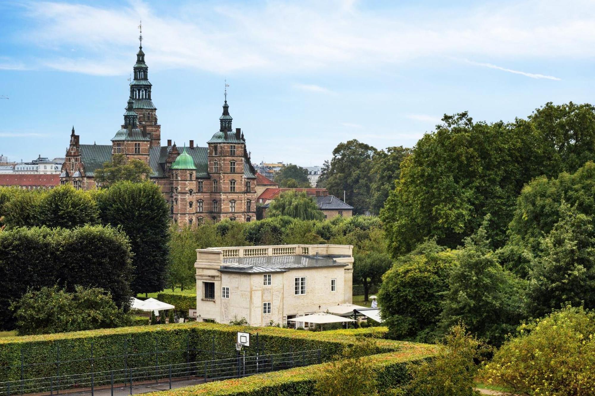 Luxury 'kings Garden View' 260m2 Prime Located Flat Lejlighed