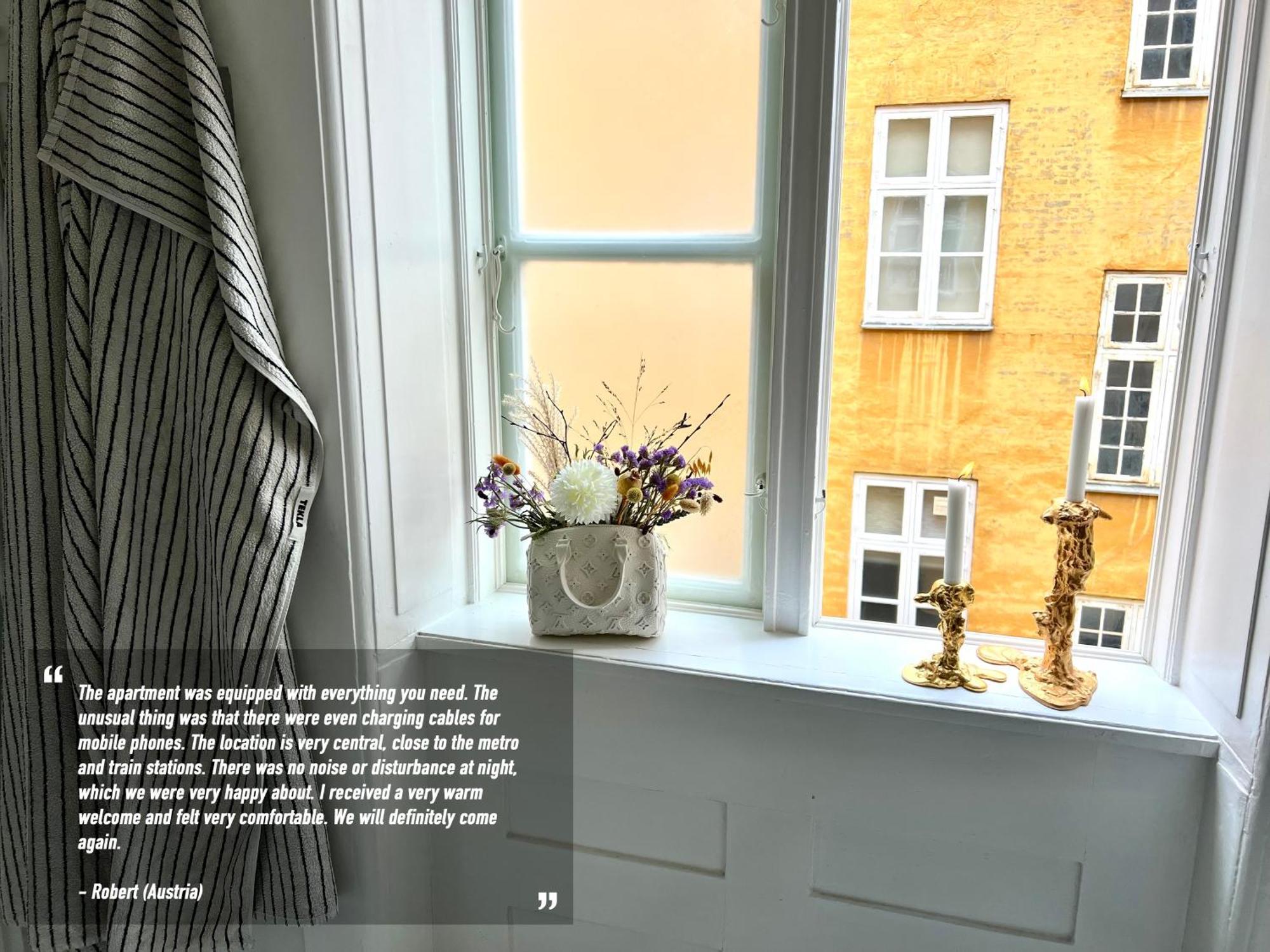 Luxury 'kings Garden View' 260m2 Prime Located Flat Lejlighed *