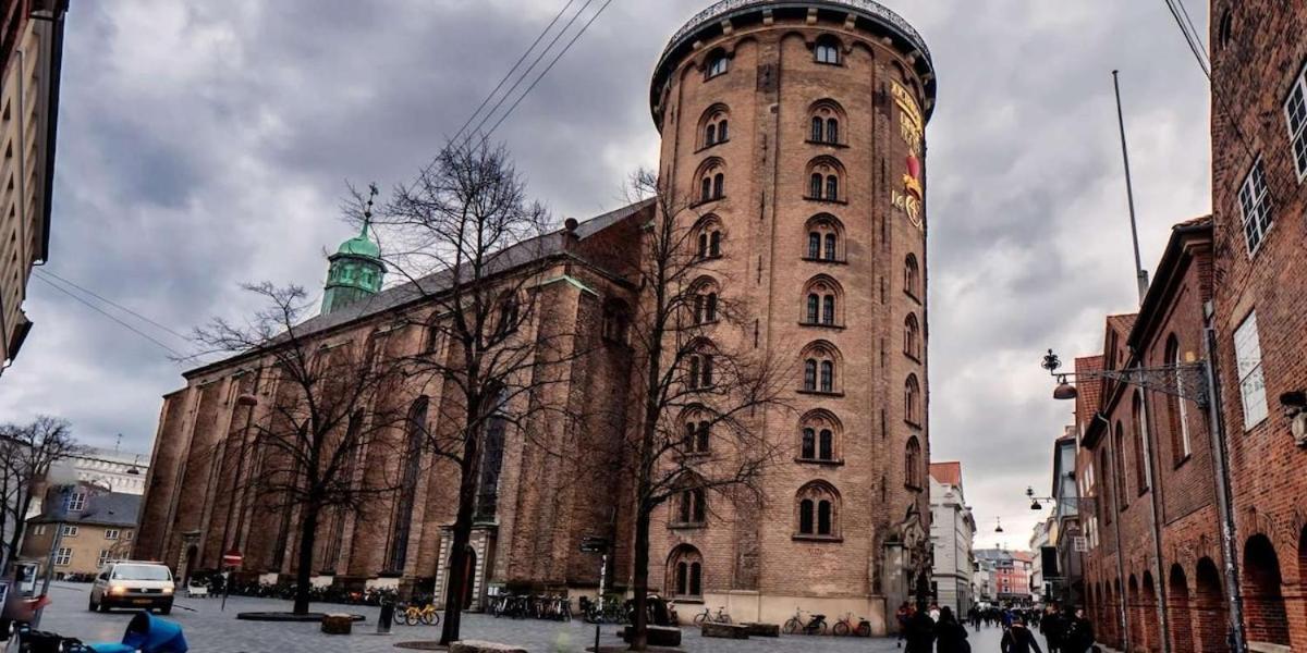 10 Person In The Heart Of * Copenhagen