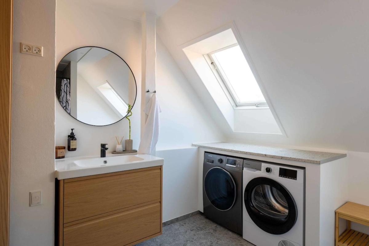 10 Person In The Heart Of Copenhagen