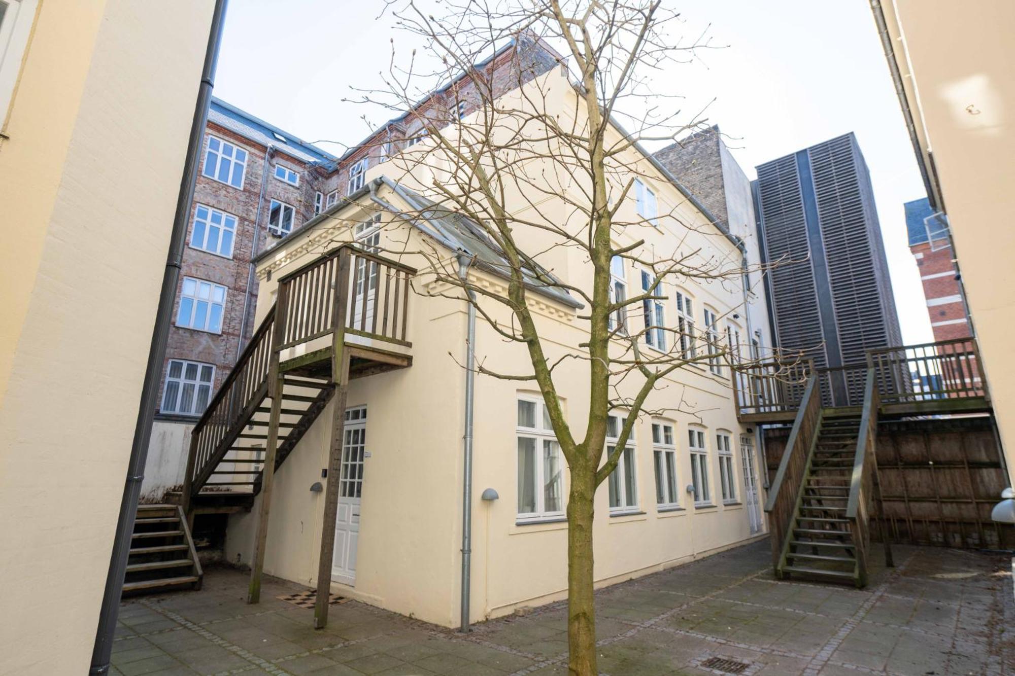 Apartment Stylish Duplex In N *