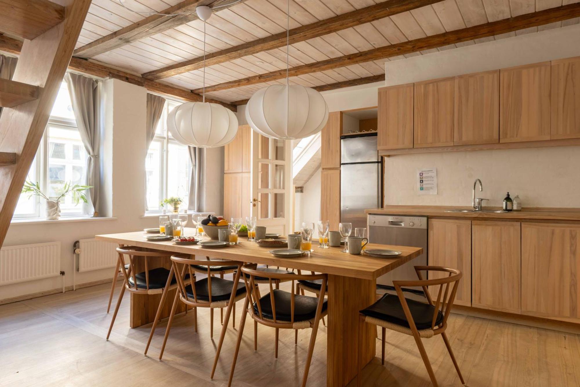 Stylish Duplex In N *
