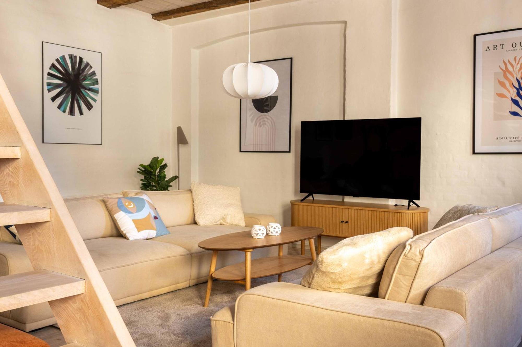 Stylish Duplex In N