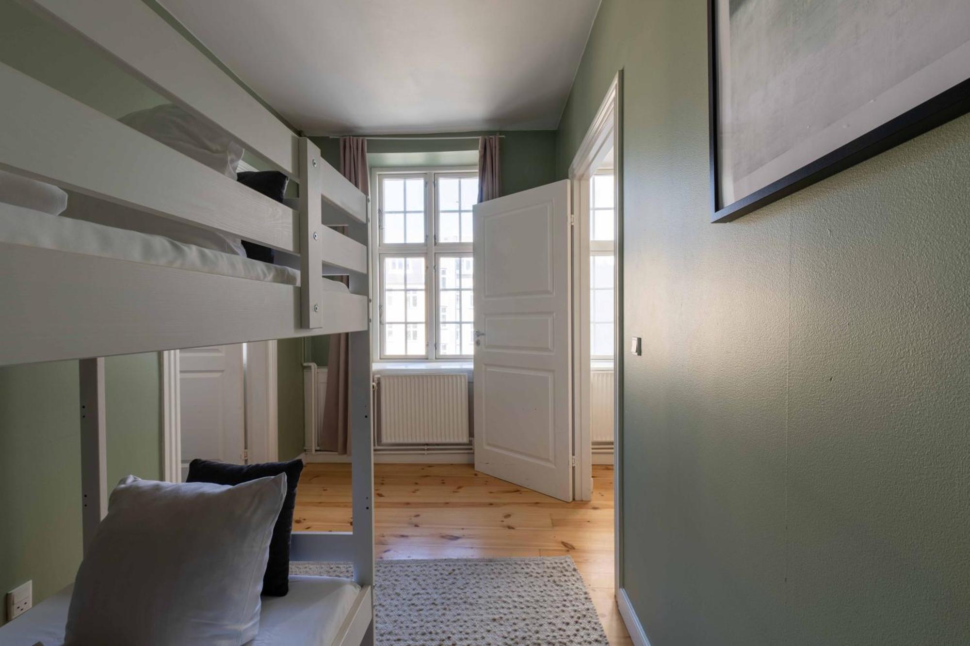 Apartment Big 4 Bedroom With Bathtub By Cph Hall Square
