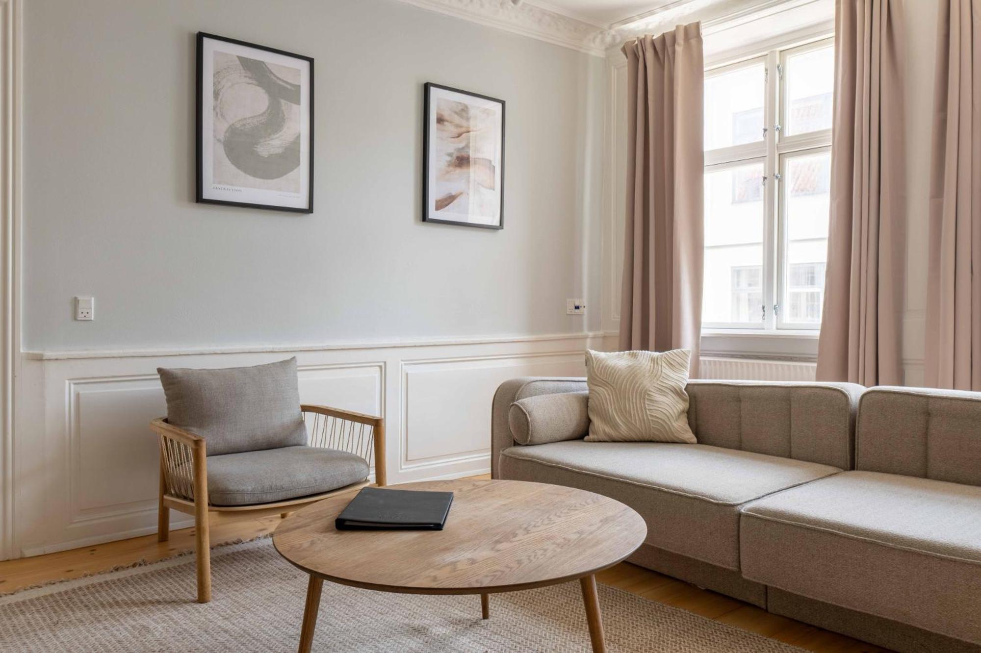 Big 4 Bedroom With Bathtub By Cph Hall Square Apartment