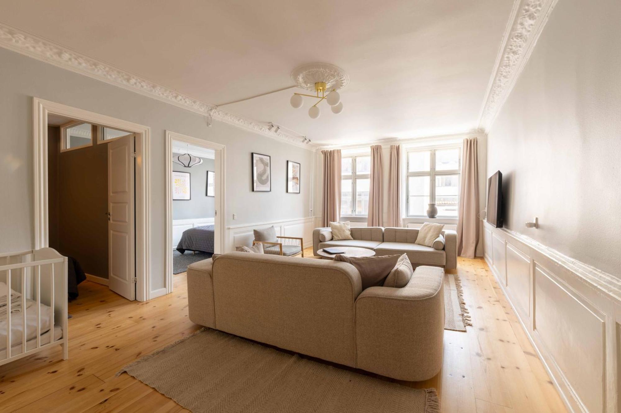 Apartment Big 4 Bedroom With Bathtub By Cph Hall Square