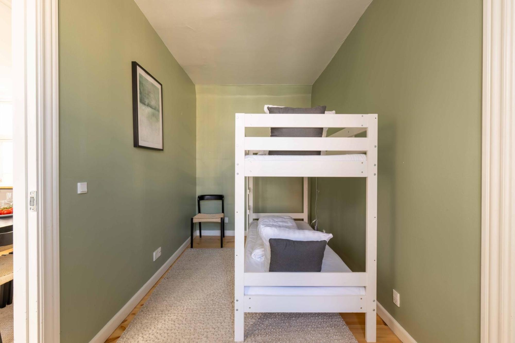 Big 4 Bedroom With Bathtub By Cph Hall Square *