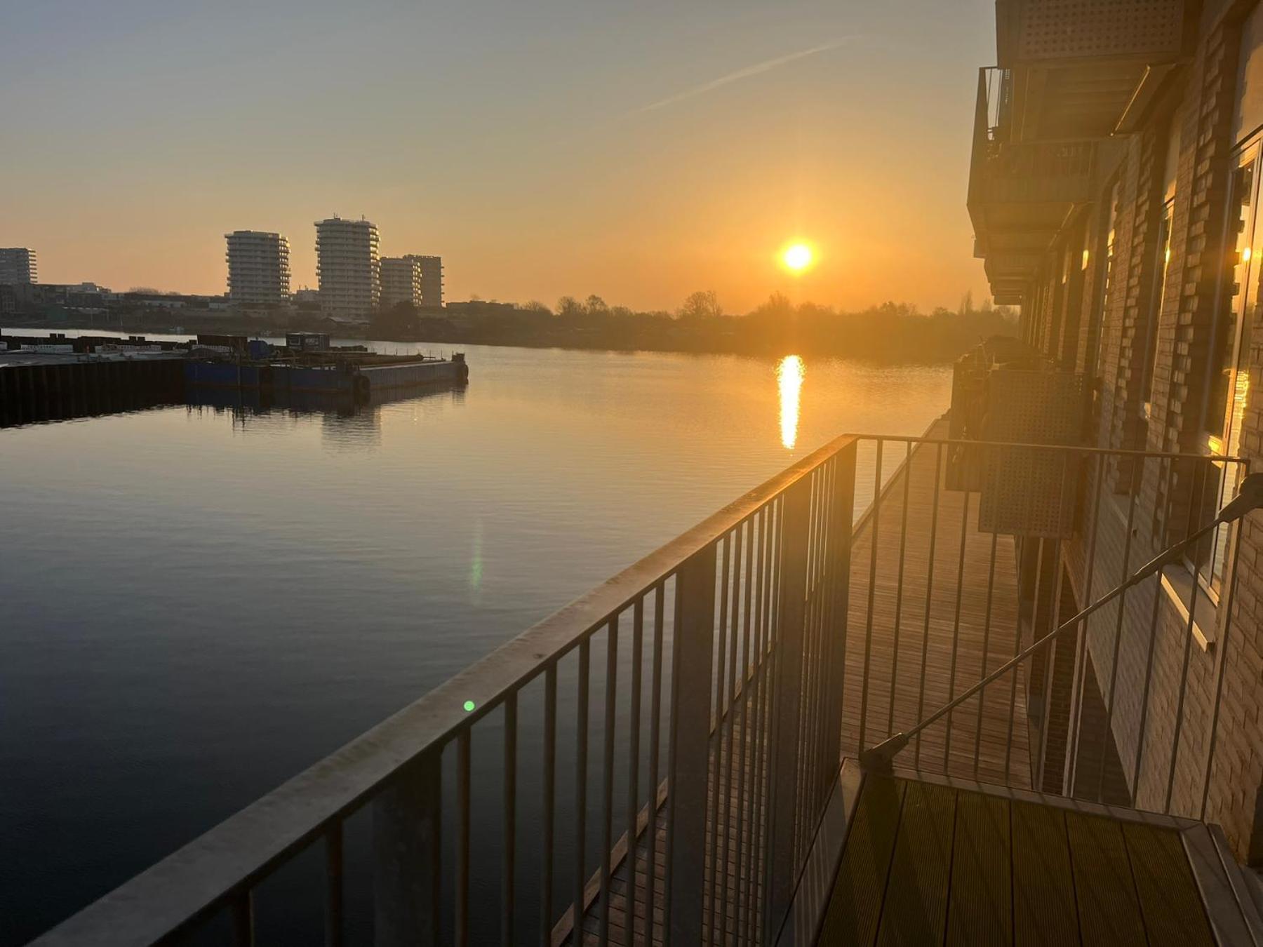 Prime Seaview Location In Cph & By Metro Station *