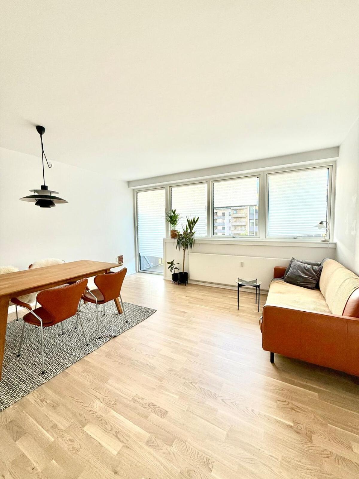 Apartment By The Lakes In