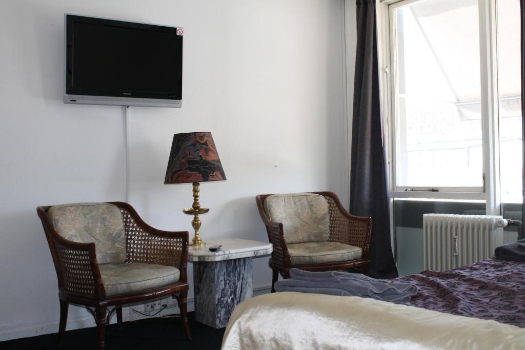 Jorgensen Hostel *