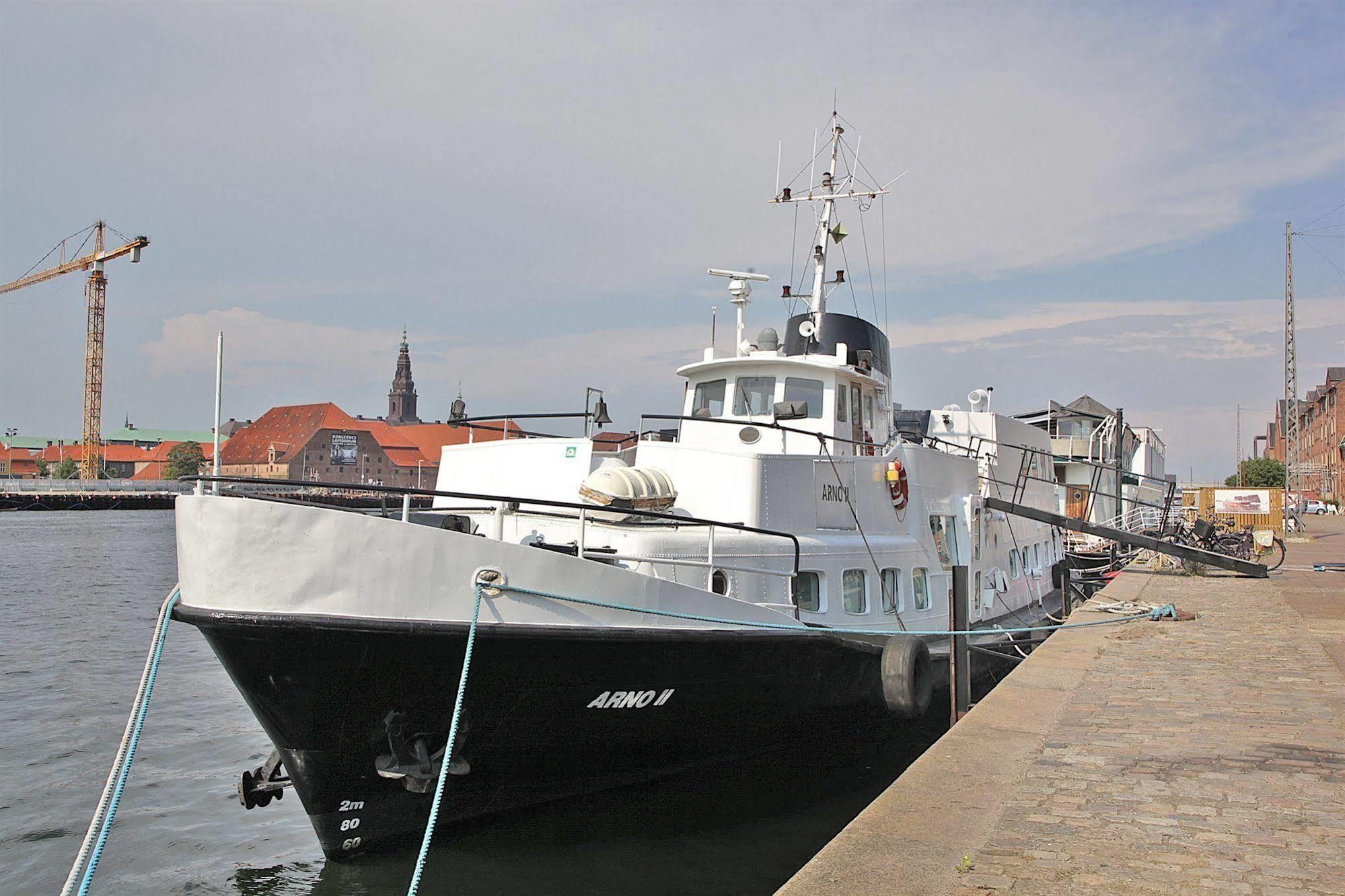 Houseboat Botel Copenhagen