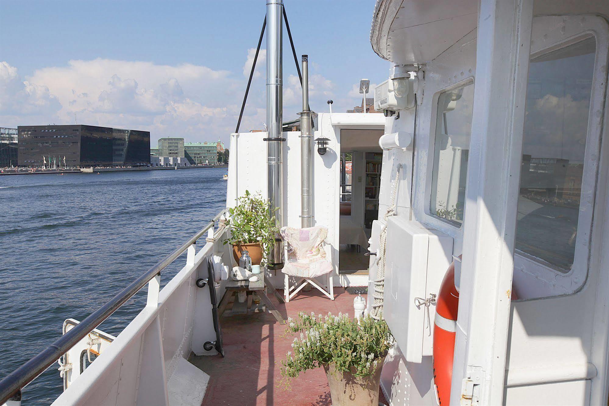 Houseboat 3* Copenhagen