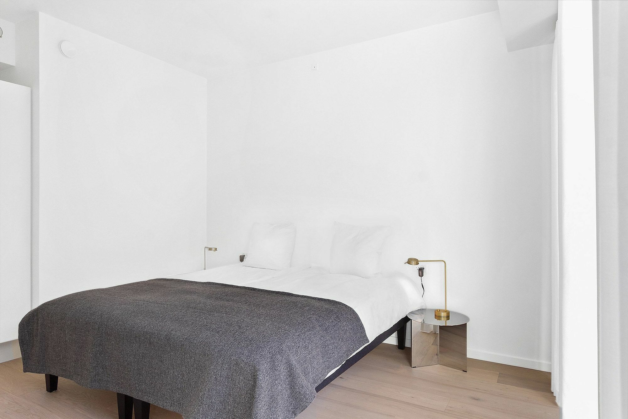 Seaport Apartment *